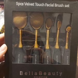 Bella Beauty Cosmetic 5 PCS.